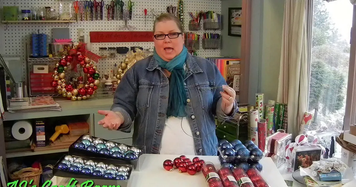 Christmas Decorations Can Be Expensive. Wait Till You See This Genius Idea! Amazing!