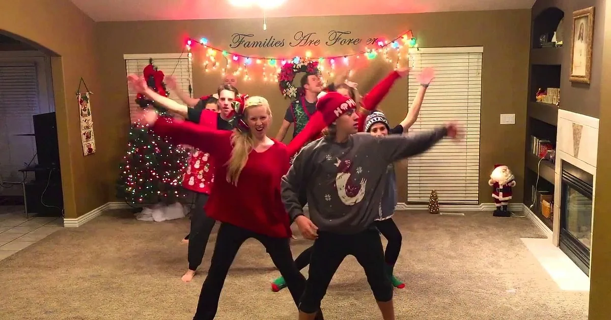 Their 8 Kids Came Home for Christmas, but Mom & Dad Had No Idea This Was Going to Happen