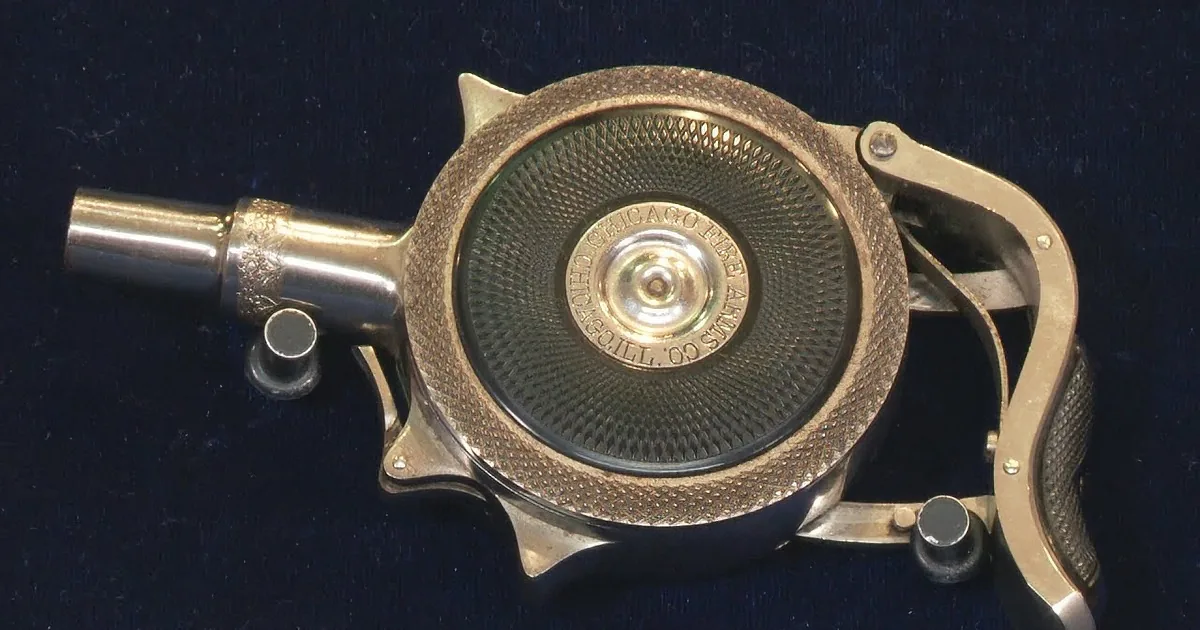 He Found This Antique Gem in His Grandfather''s Tool Box. He Didn''t Know What It Was!