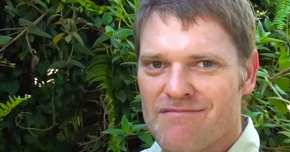 After Seeing What He Does to Those Pesky Ants, You'll Never Hire Pest Control Again! Wow!