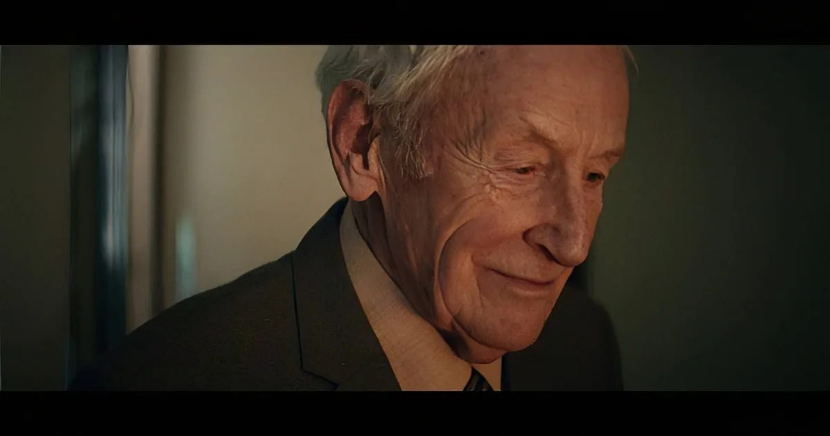 Appie Christmas! That''s the Message From This Charming Commercial