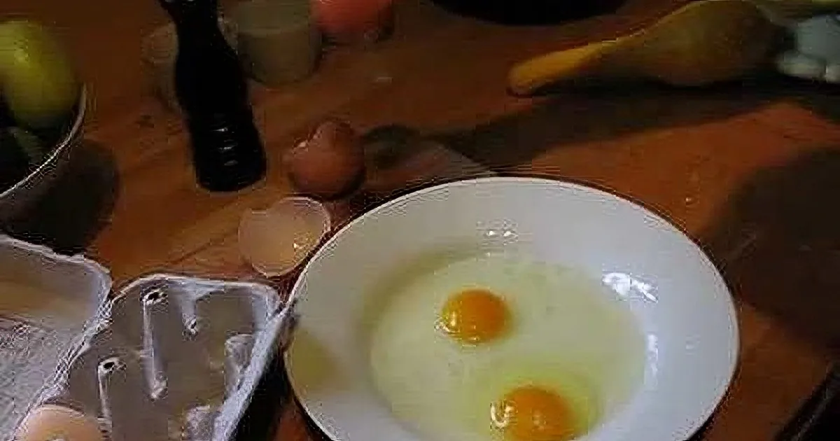 Giant Egg Found in a Local Farm Astonished Everyone With Its Content.