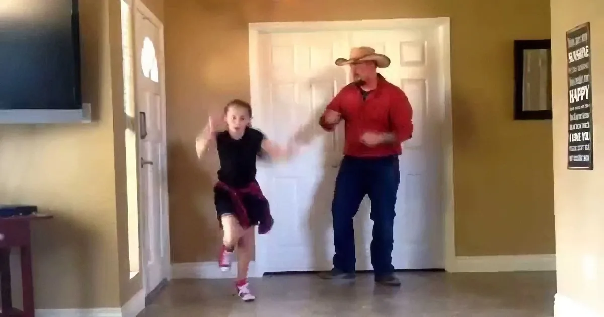 Dad Starts Dancing With His Little Girl, but Mom''s Footage of Them Is Lighting up the Internet