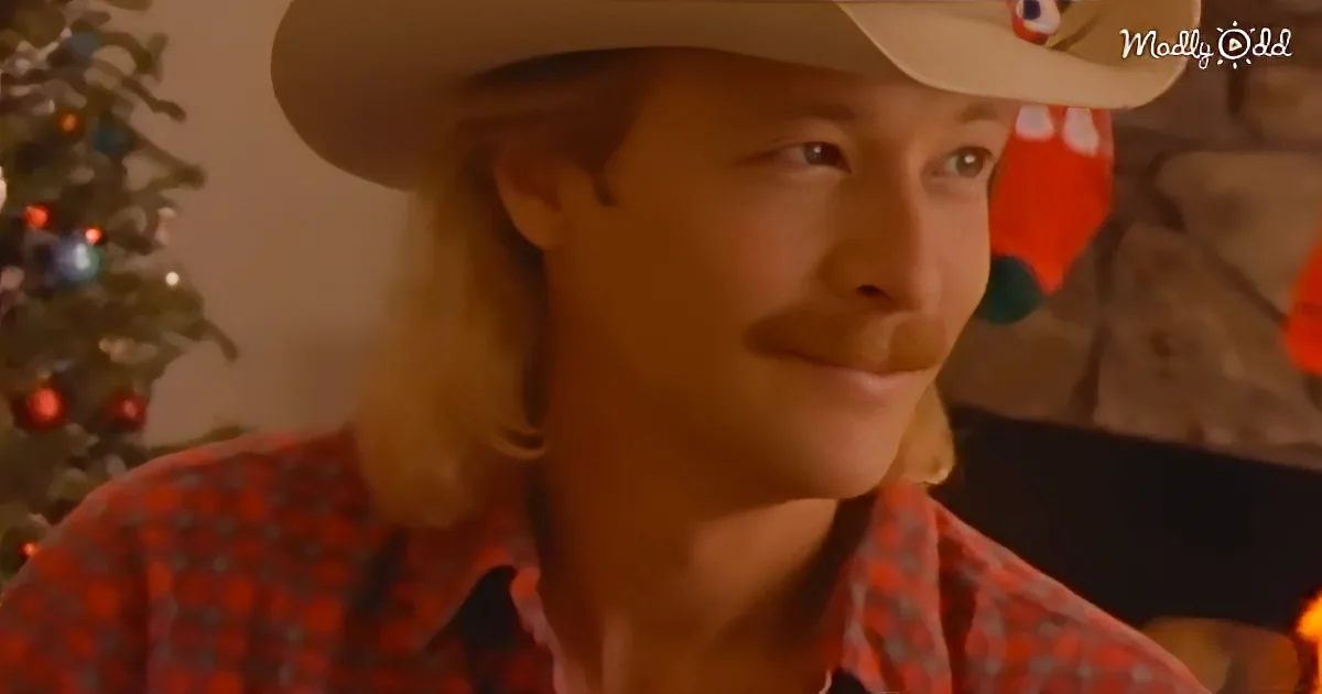 No Holiday Season Is Complete Without Alan Jackon Singing 'I Only Want You for Christmas'