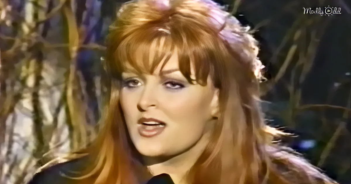 Kenny Rogers Pairs With Wynonna Judd for Phenomenal 'Mary Did You Know' Rendition