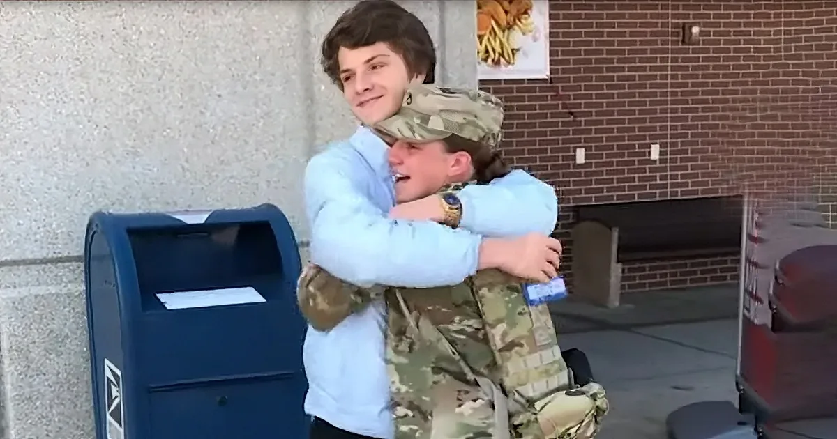 Soldier Receives Shocking Homecoming Surprise, You'll Be Moved