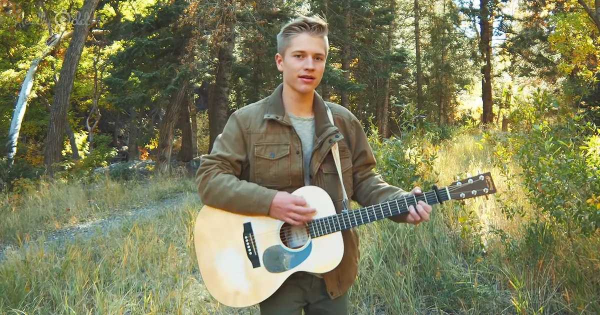14-Year-Old Dedicates ''This Uniform''s for You'' to Military Dads