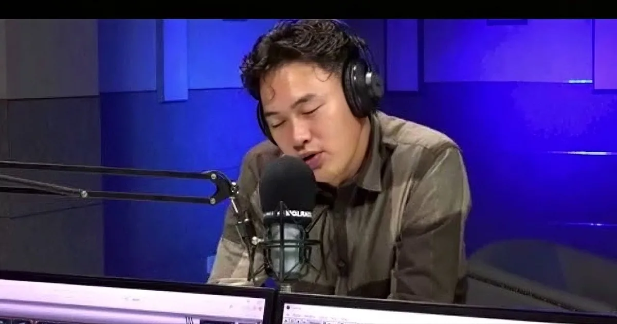 Mongolian Man Speaks No English, but Sings ''Don''t Be Cruel'' Better Than Anybody Except Elvis