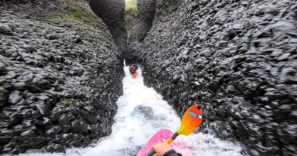 Explore an Exhilarating Ride Down the Narrow Scenery of the 'El Rio Claro' River