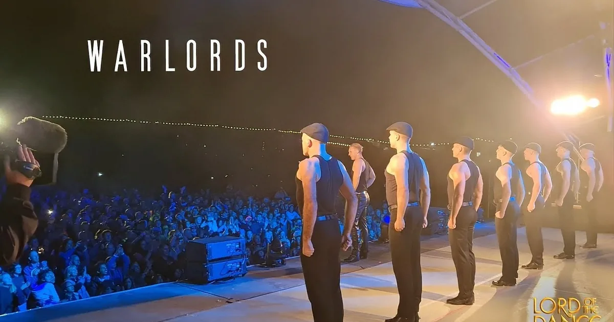 ''Lord of the Dance'' Performs Phenomenally Coordinated Riverdance for Massive Audience