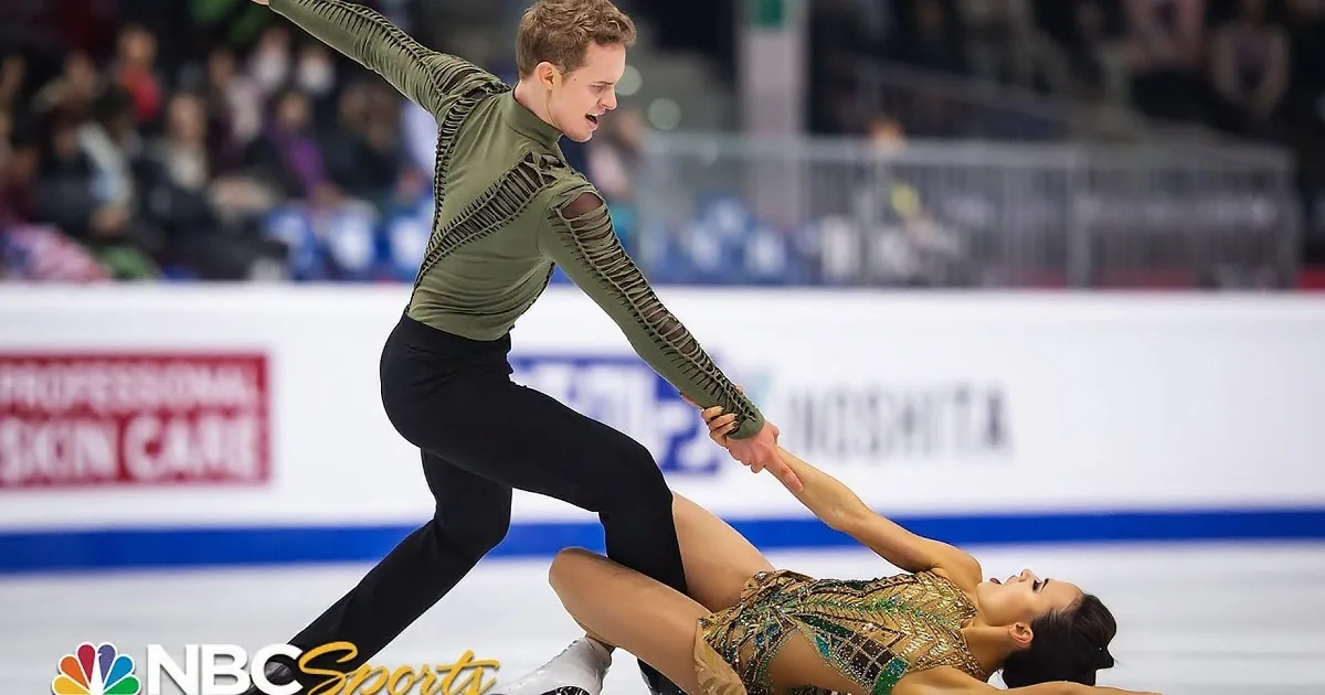 Figure Skating Couple Wins Audience With 'Snake Charmer' Routine