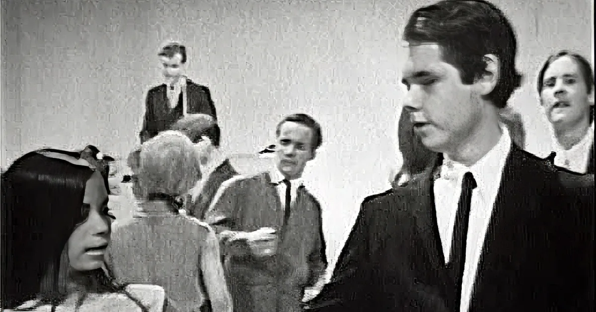 American Bandstand 1967 - 'Groovin'' by the Young Rascals Is the Number One Hit