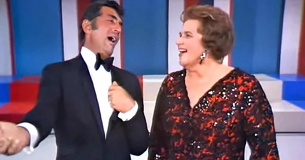 Dean Martin and Kate Smith singing together on stage