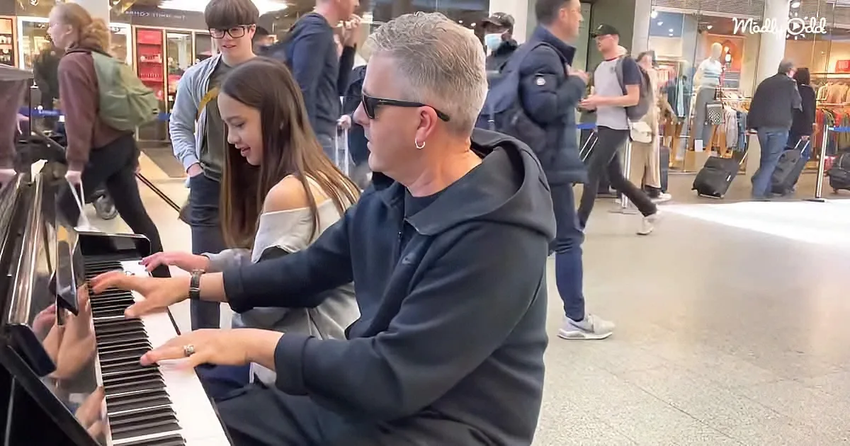 Star Talent Found at the Mall When Teen Plays Piano