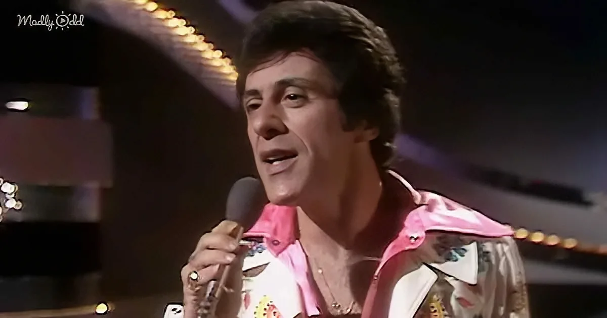 Frankie Valli Woos Fans With 'Can't Take My Eyes off You'