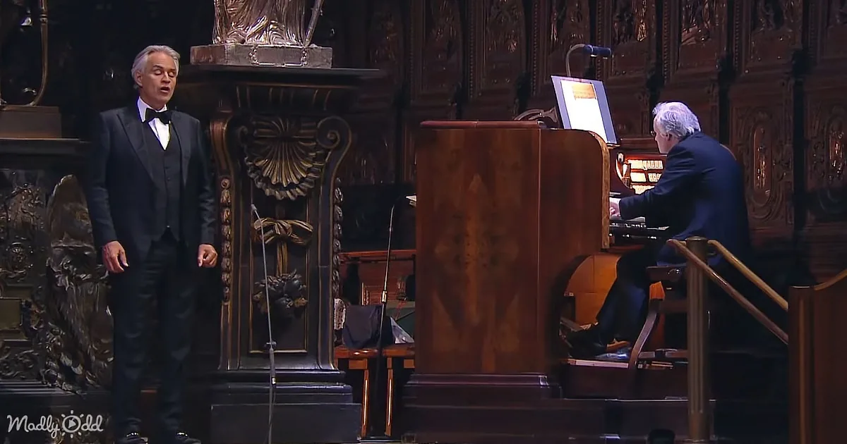 Andrea Bocelli's Angelic Performance of 'Ave Maria' at the Iconic Duomo Cathedral - Live Event