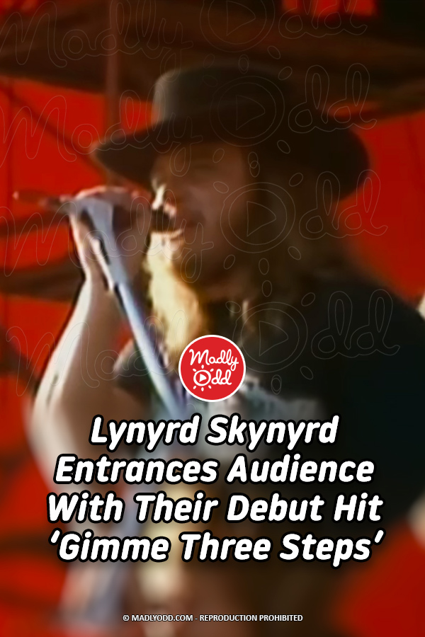 Lynyrd Skynyrd Entrances Audience With Their Debut Hit \'Gimme Three Steps\'
