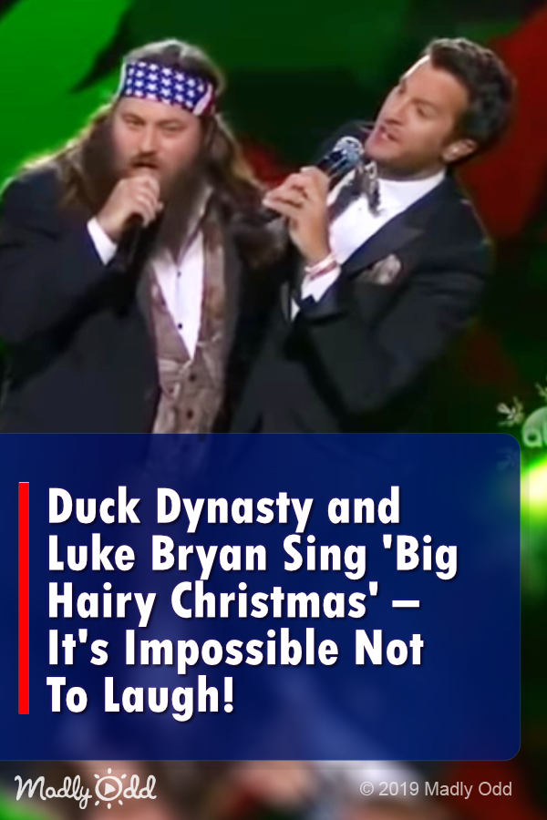Duck Dynasty and Luke Bryan Sing \'Big Hairy Christmas\' – It\'s Impossible Not To Laugh!