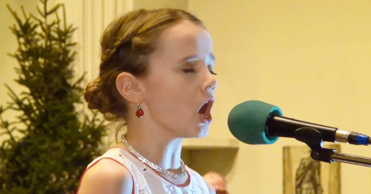 Amira Willighagen sings O Holy Night