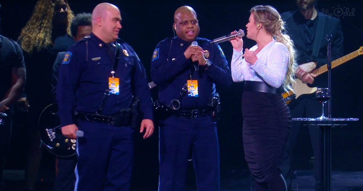 Kelly Clarkson with Kansas Capital Police Officers