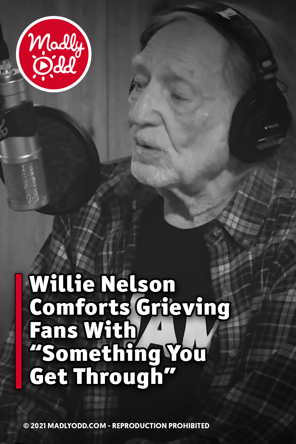 Willie Nelson Comforts Grieving Fans With \