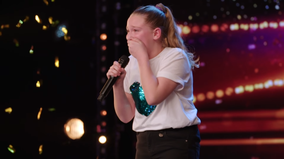 Ten-year-old Giorgia gets Alesha’s GOLDEN BUZZER with MIND-BLOWING vocals! _ Auditions _ BGT 2019 4-40 screenshot