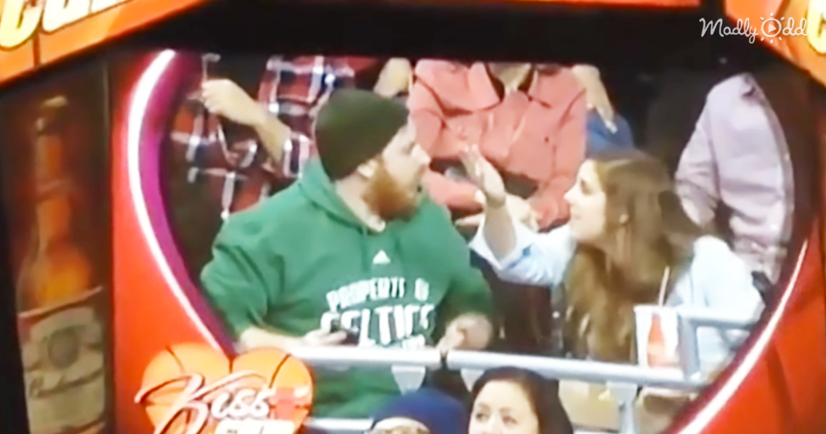 10246-OG2-He-Refused-to-Kiss-His-Girlfriend-On-The-Kiss-Cam—So-the-Mascot-Came-to-Whisk-Her-Away