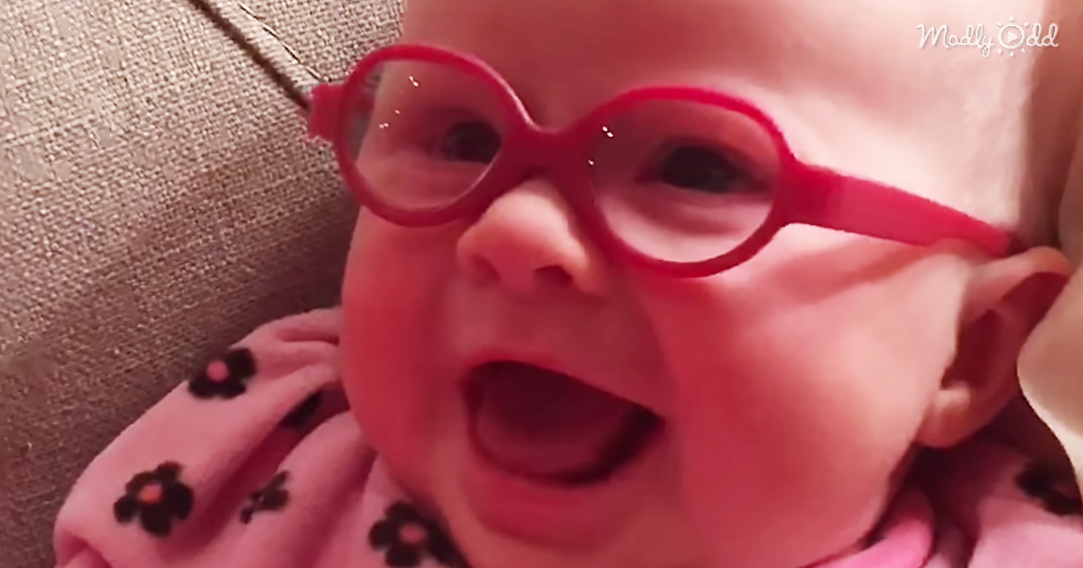 47883-OG1-3-Month-Old-Baby-Girl-Gets-Glasses-Her-Face-when-She-Sees-Her-Mommy-Priceless