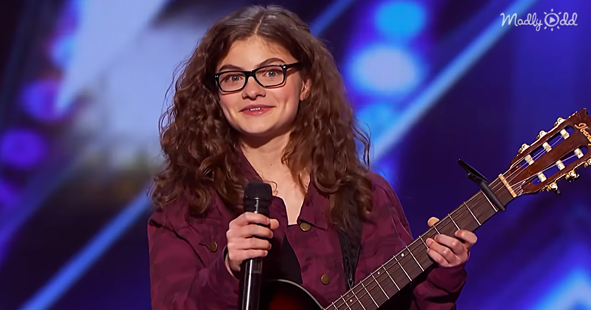 Watch A Lady Comedian, A Teen Singer-Songwriter, And Even A Closeup Magician Bring The Stage To Life