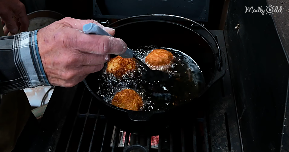 Insanely Delicious ‘Mashed Potato Bombs’ Recipe Madly Odd!