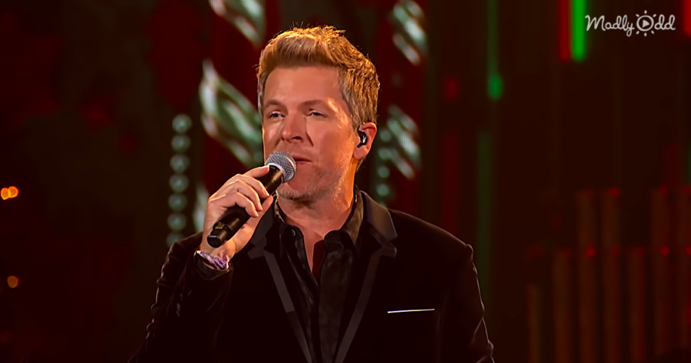 &lsquo;Go Tell It On The Mountain&rsquo; by CeCe Winans and Rascal Flats