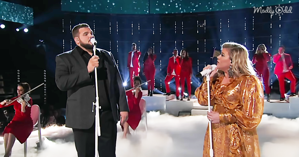 Kelly Clarkson and Contestant Sing Emotional Final Duet On ‘The Voice’