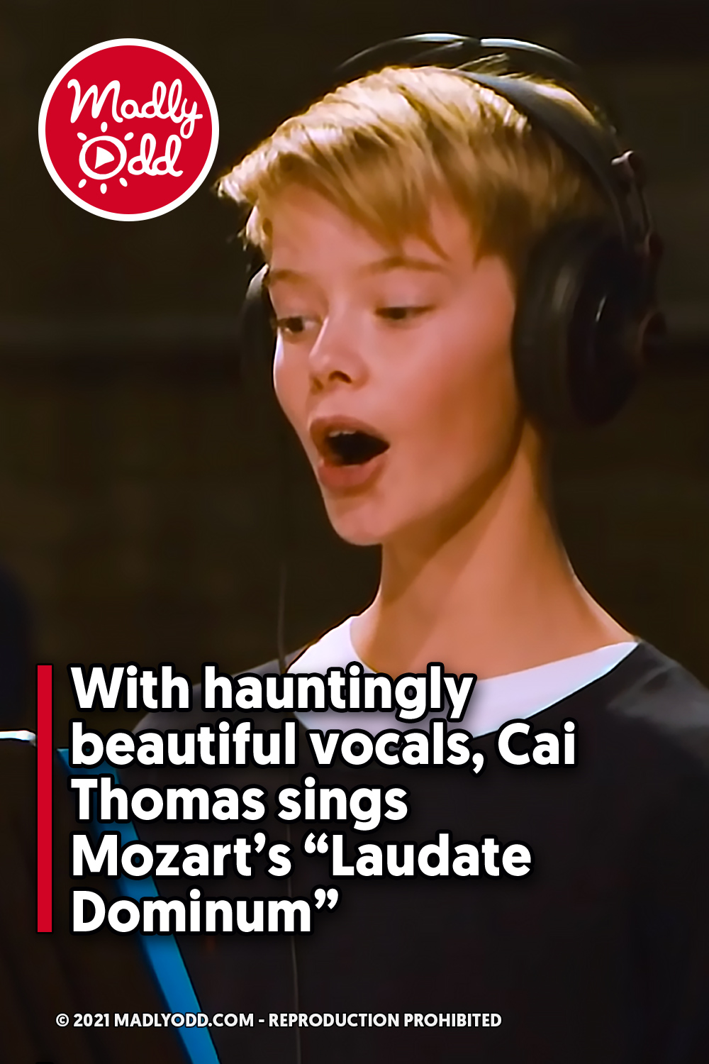 With hauntingly beautiful vocals, Cai Thomas sings Mozart’s “Laudate Dominum”
