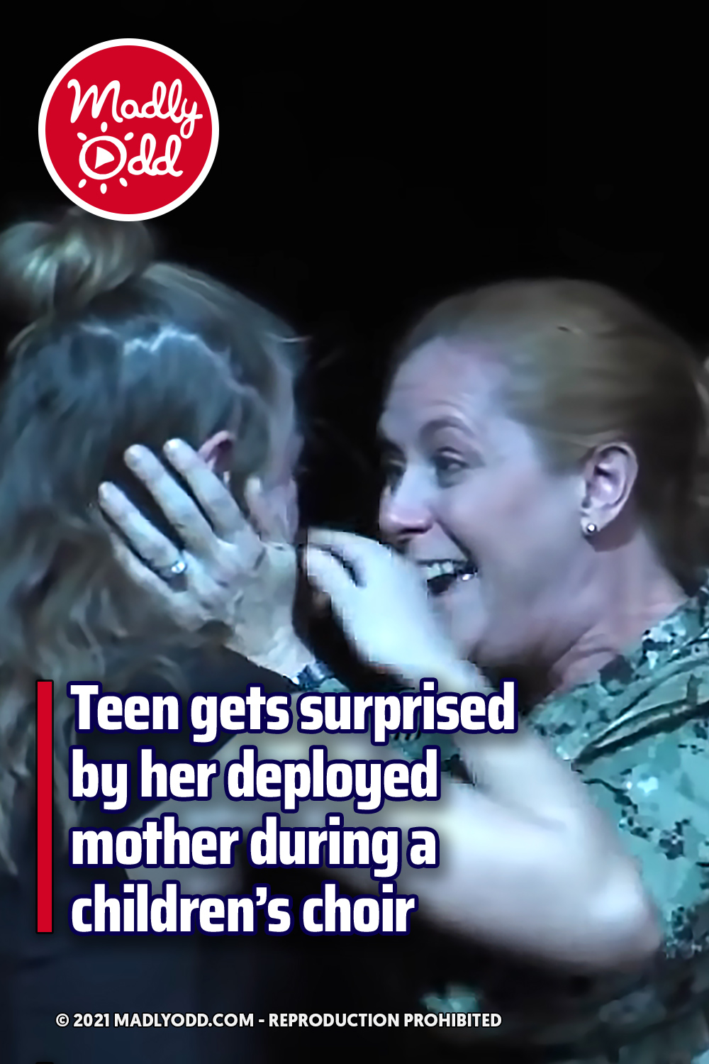 Teen gets surprised by her deployed mother during a children’s choir