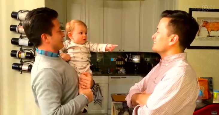 Adorable Baby can’t tell which of these identical twins is his dad