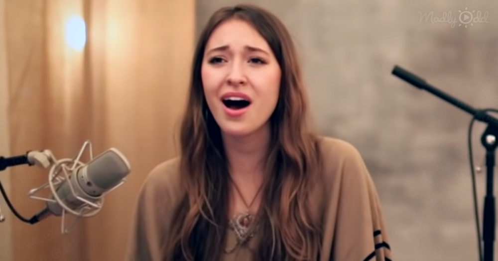 Lauren Daigle singing "How Great Thou Art"