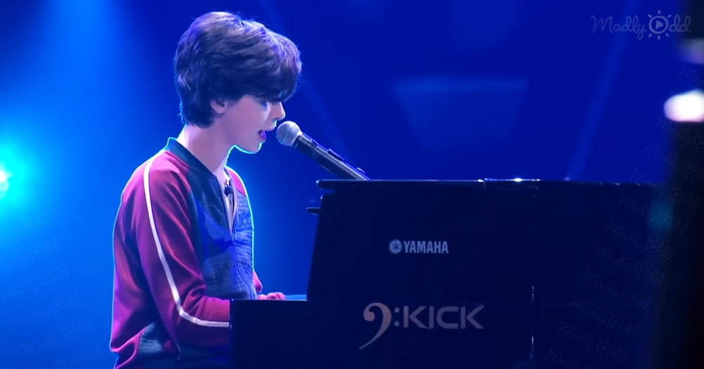 Boy singing on "The Voice Kids"