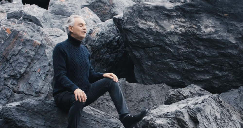 Andrea Bocelli singing 'Hallelujah'