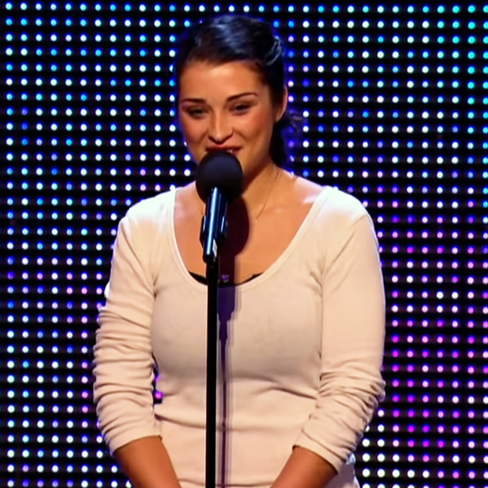 Nervous girl on BGT sings “My Funny Valentine” and gets standing ovation –  Madly Odd!