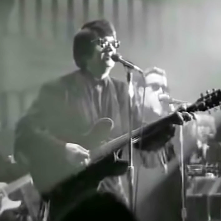 Roy Orbison performs 'Candy Man' with allstar lineup of musicians