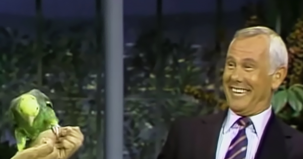 Johnny Carson and singing parrot