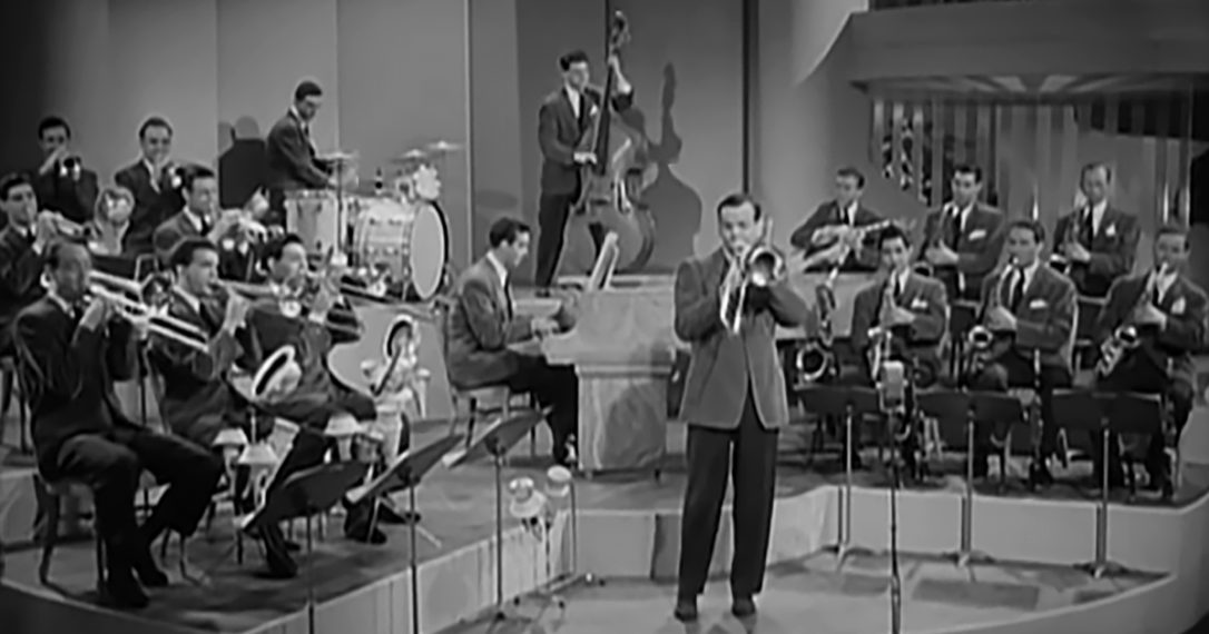 Glenn Miller’s Orchestra plays ‘In the Mood’ in timeless performance