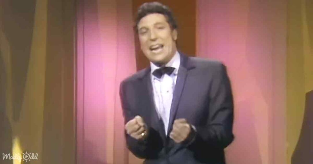 Tom Jones’ Epic Performance of ‘Thunderball’ in 1965 Madly Odd!