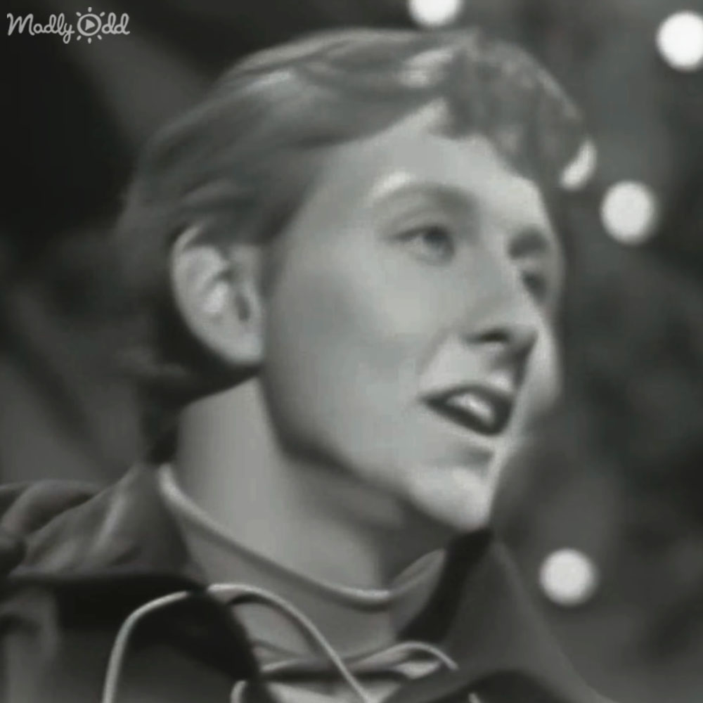 Bob Lind's heartfelt rendition of 'Elusive Butterfly'