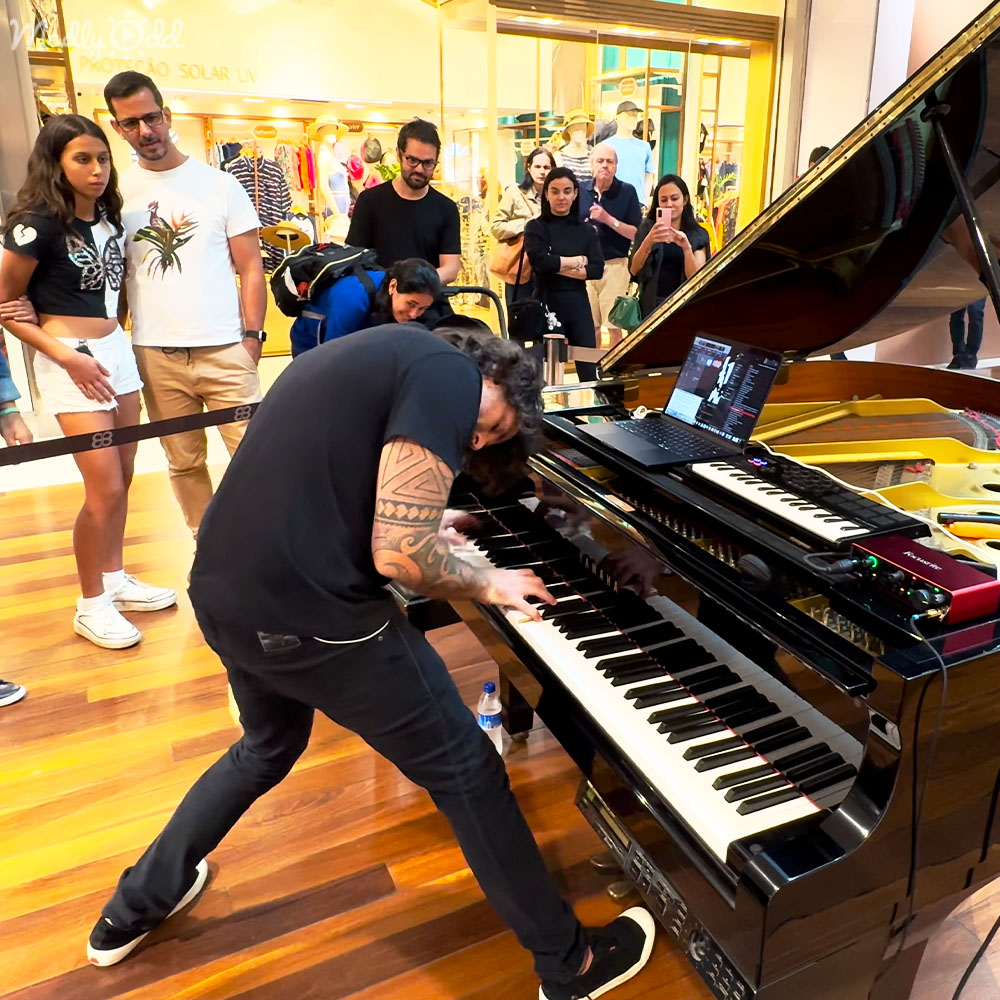 Piano cover audience captured in motion