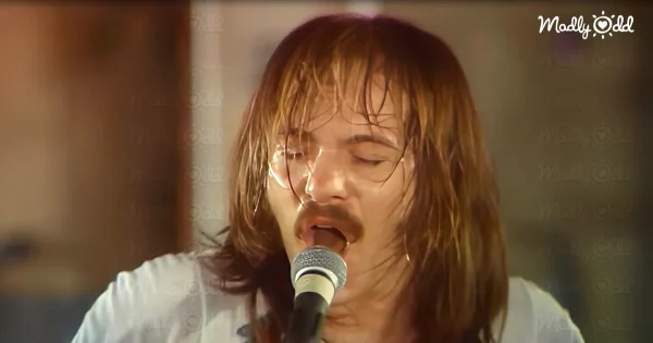 70s rock band performs &ldquo;30 Days In The Hole